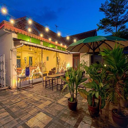 D'Talent Hotel Jogjakarta Buitenkant foto