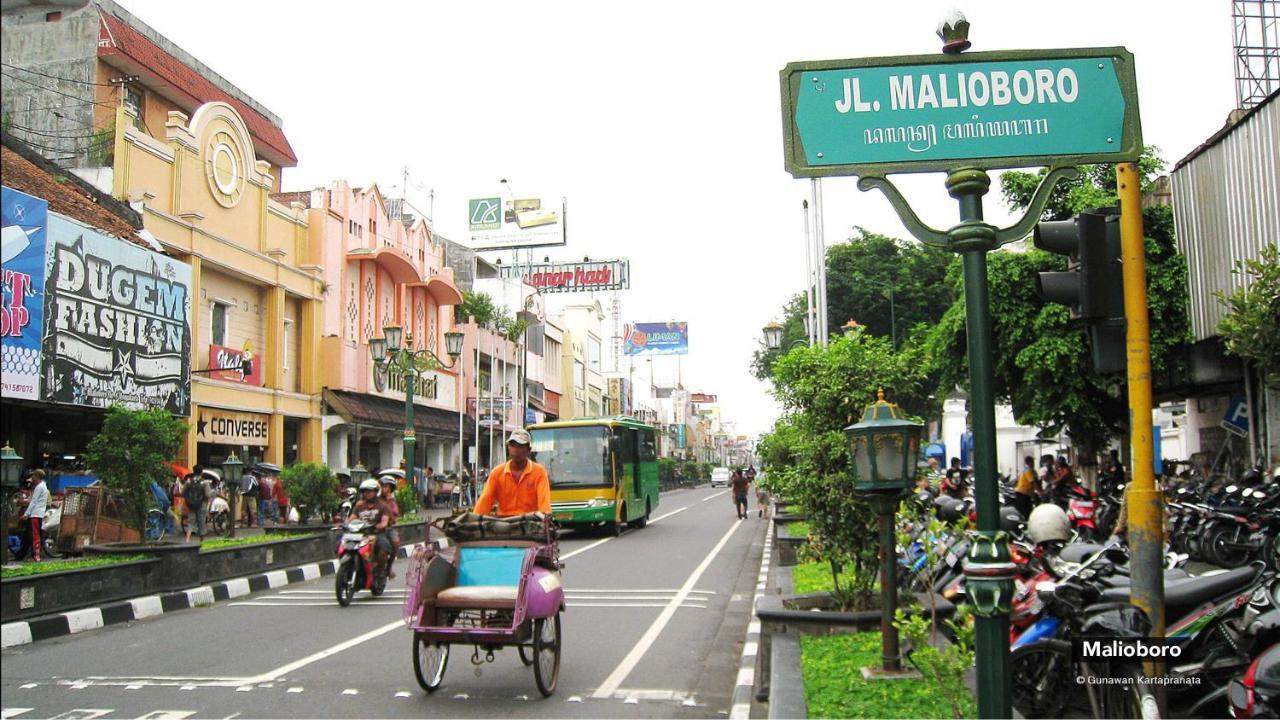 D'Talent Hotel Jogjakarta Buitenkant foto