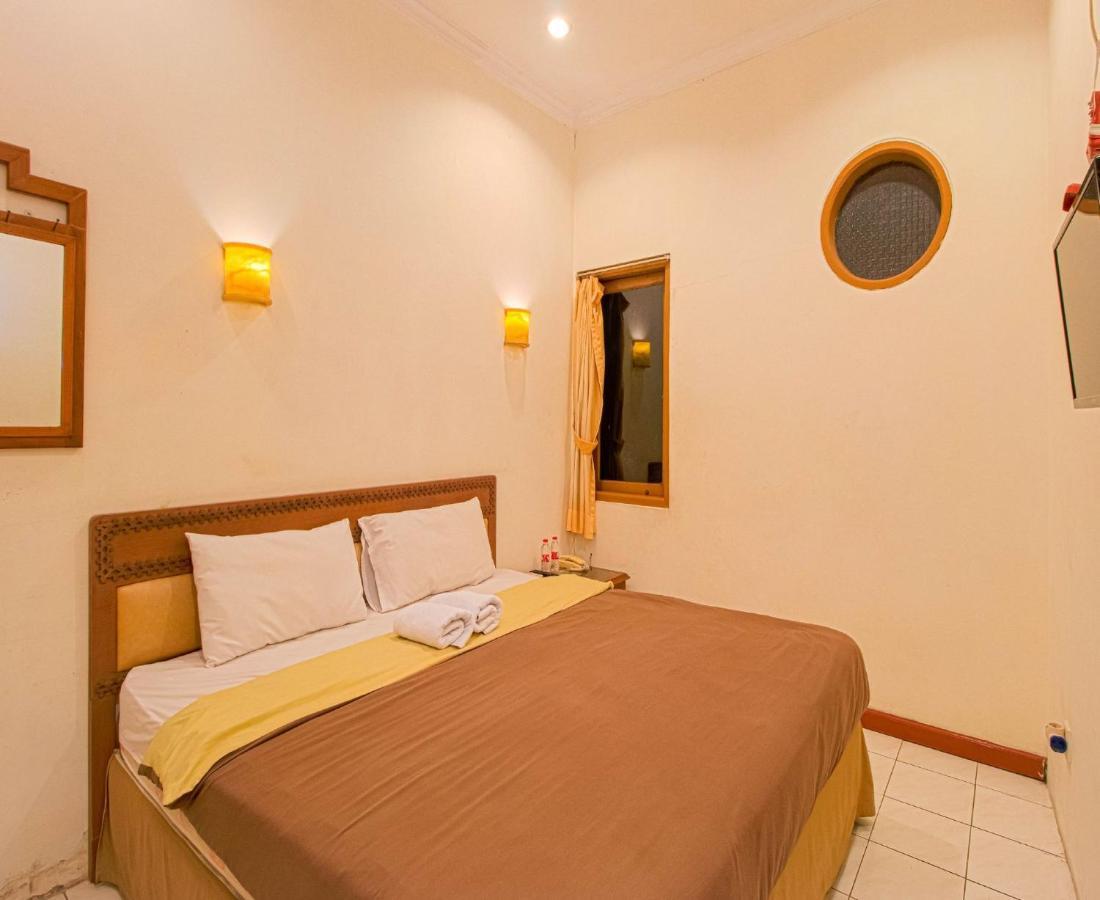 D'Talent Hotel Jogjakarta Buitenkant foto