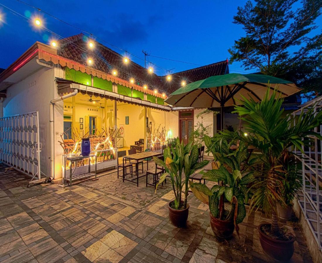 D'Talent Hotel Jogjakarta Buitenkant foto
