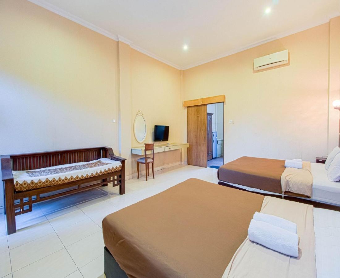 D'Talent Hotel Jogjakarta Buitenkant foto