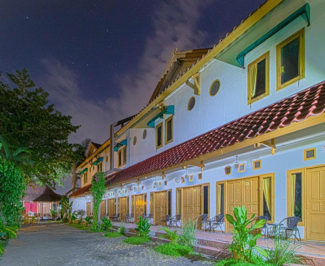 D'Talent Hotel Jogjakarta Buitenkant foto