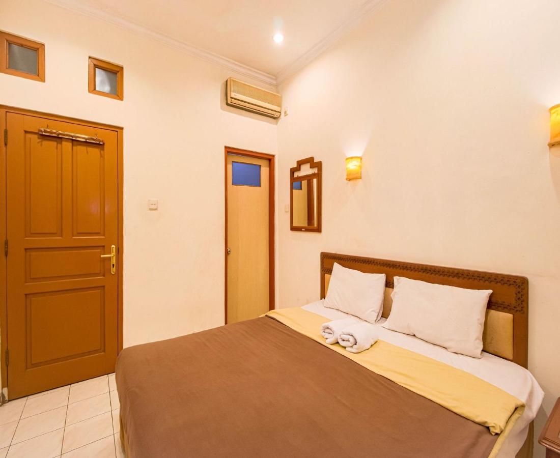 D'Talent Hotel Jogjakarta Buitenkant foto