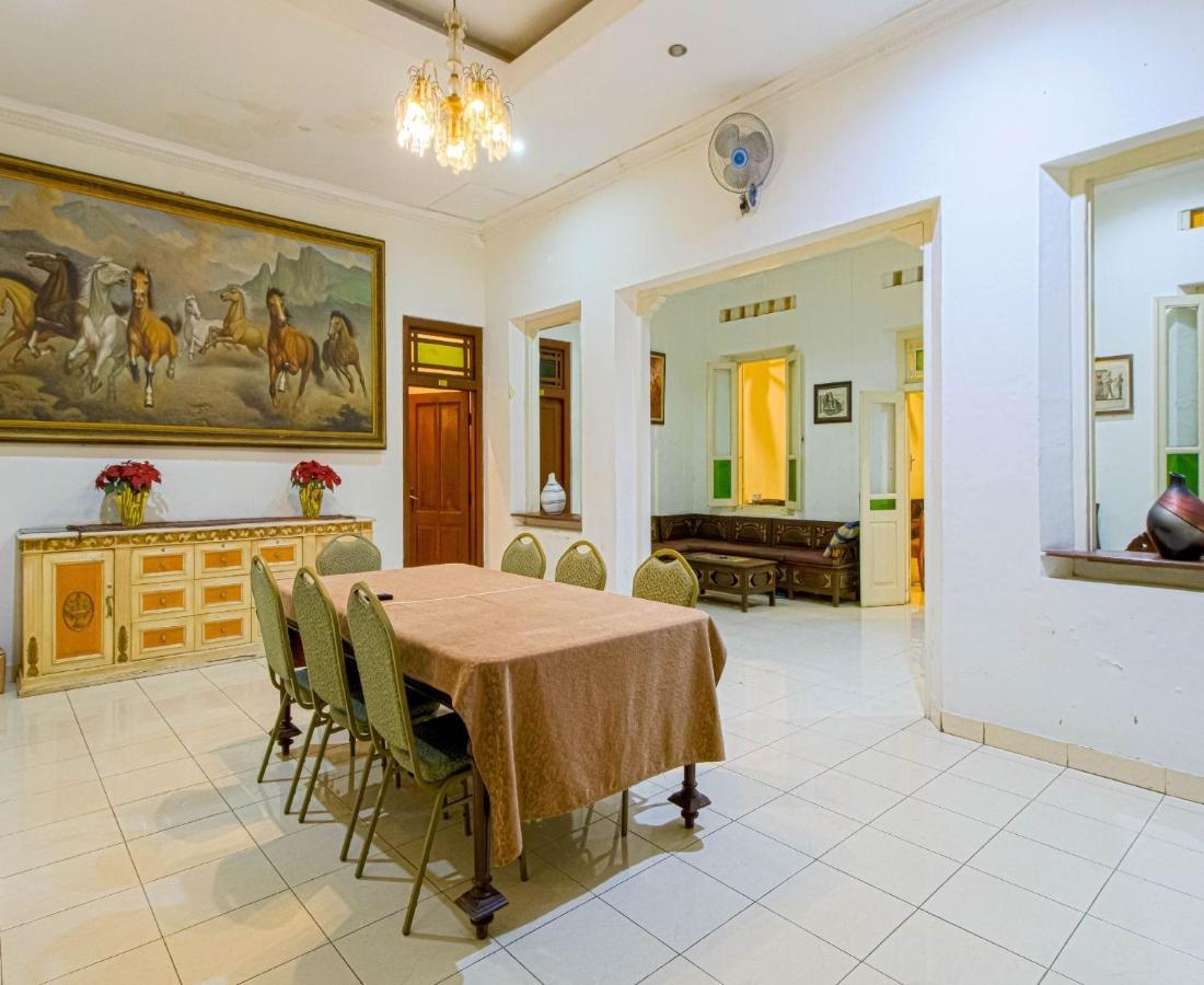 D'Talent Hotel Jogjakarta Buitenkant foto