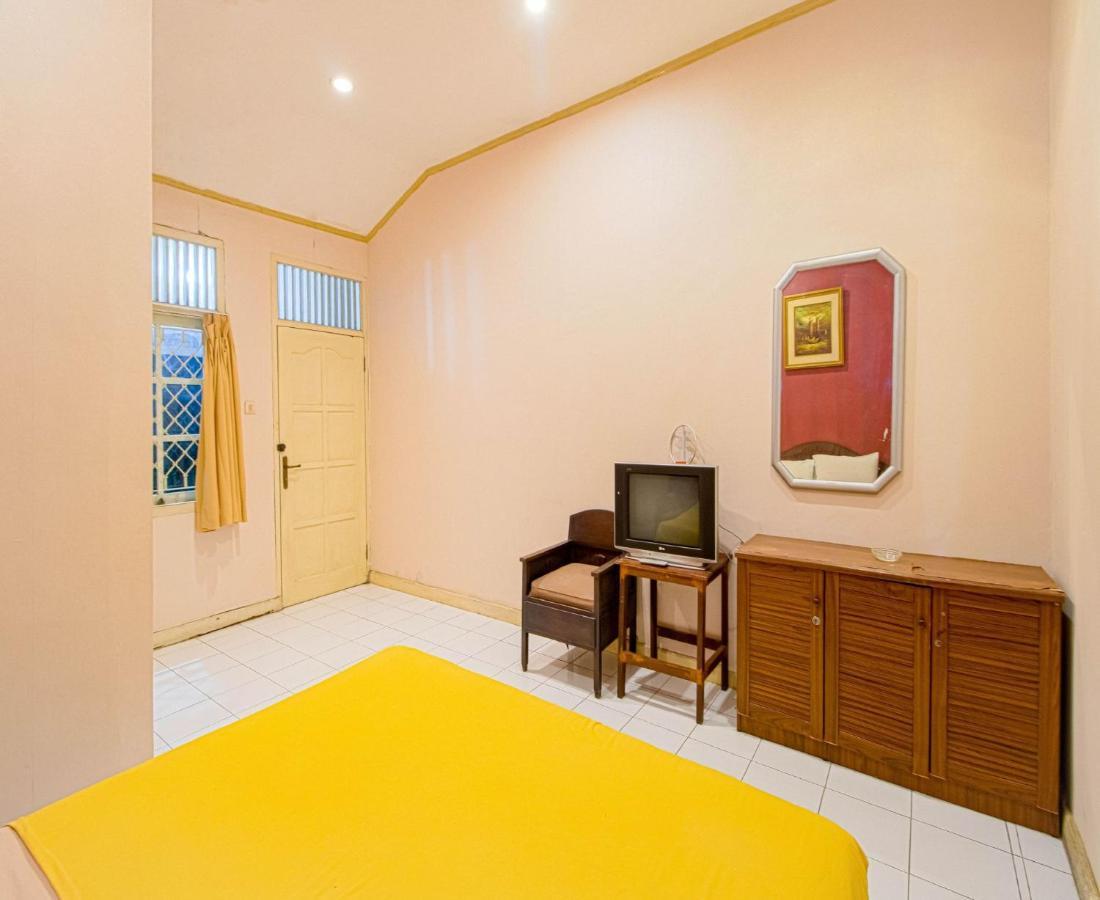 D'Talent Hotel Jogjakarta Buitenkant foto