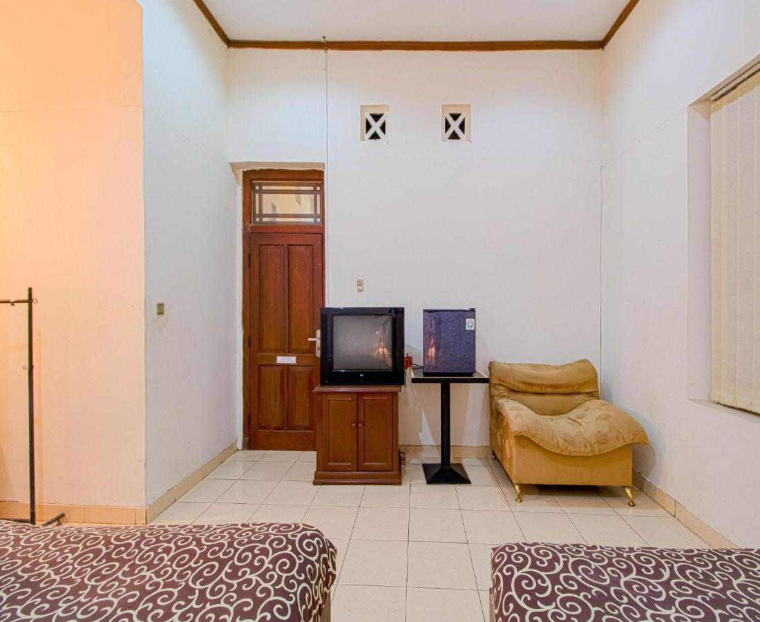 D'Talent Hotel Jogjakarta Buitenkant foto