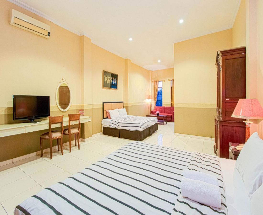 D'Talent Hotel Jogjakarta Buitenkant foto