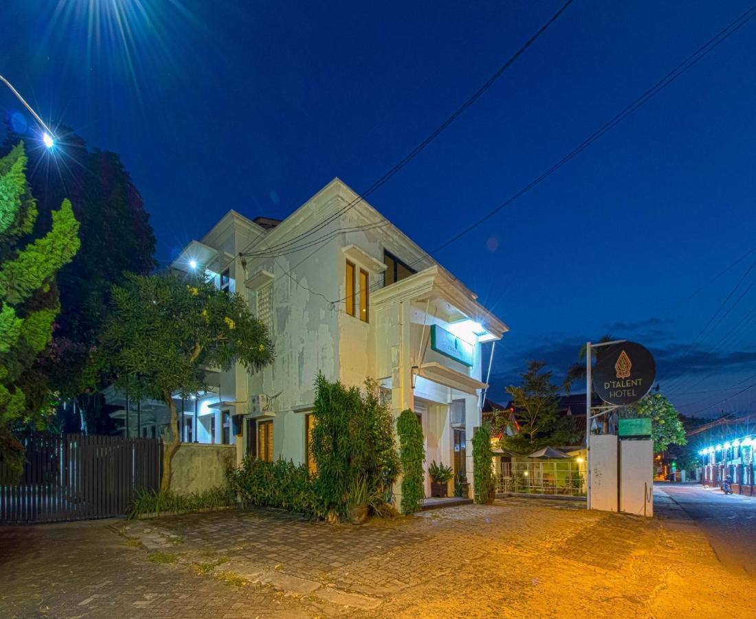 D'Talent Hotel Jogjakarta Buitenkant foto