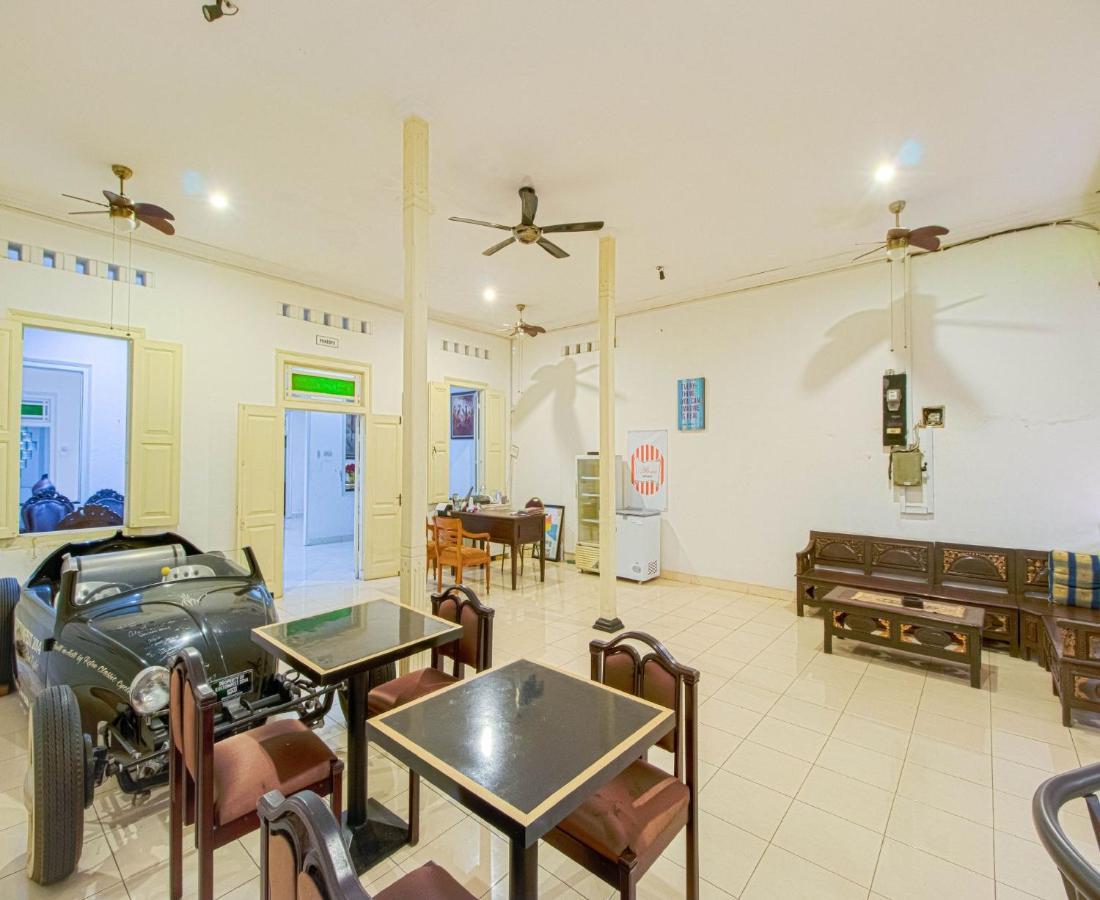 D'Talent Hotel Jogjakarta Buitenkant foto