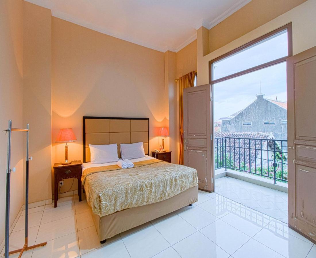 D'Talent Hotel Jogjakarta Buitenkant foto
